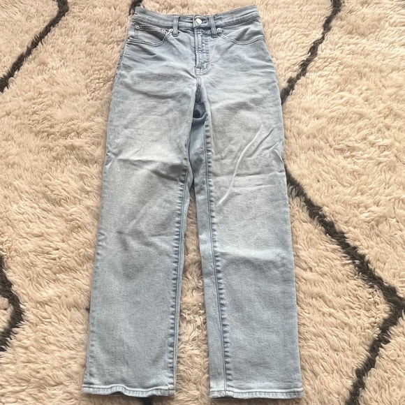 Madewell High-Rise Vintage Straight Jeans – Light Wash – Petite 26 - Picture 2 of 7